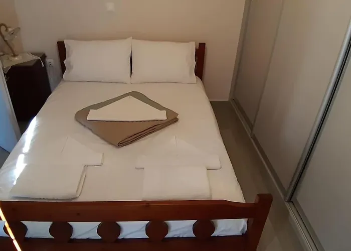 Lakka Athikia Suites