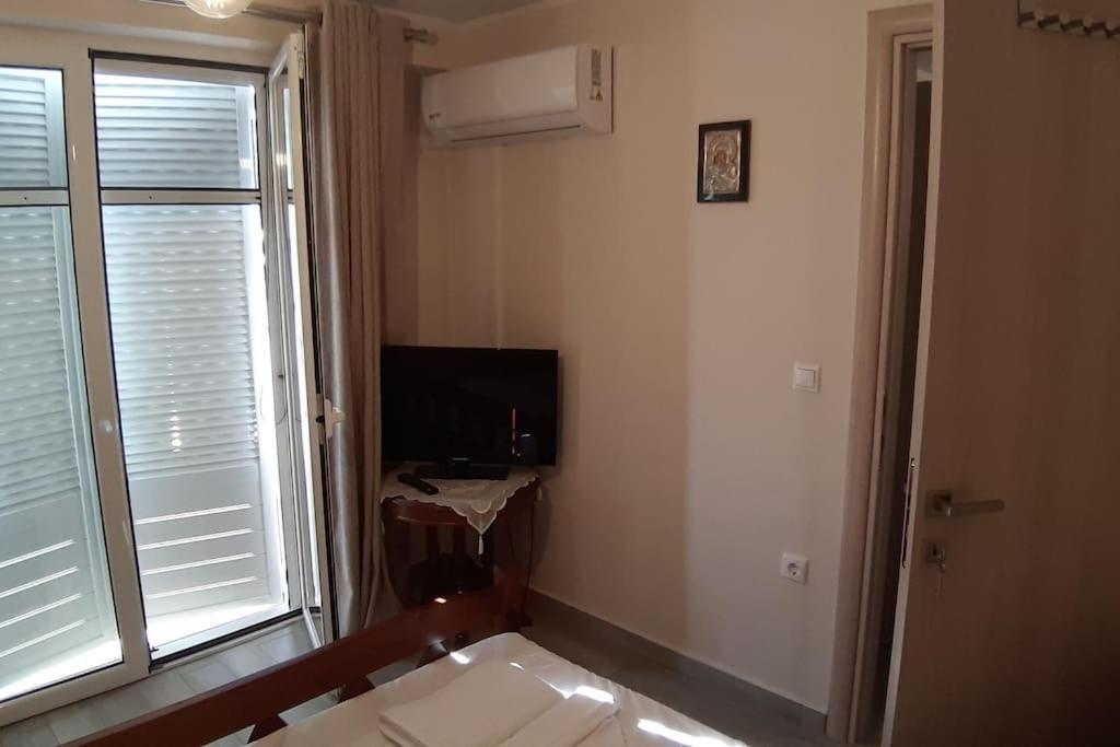 Lakka Apartment